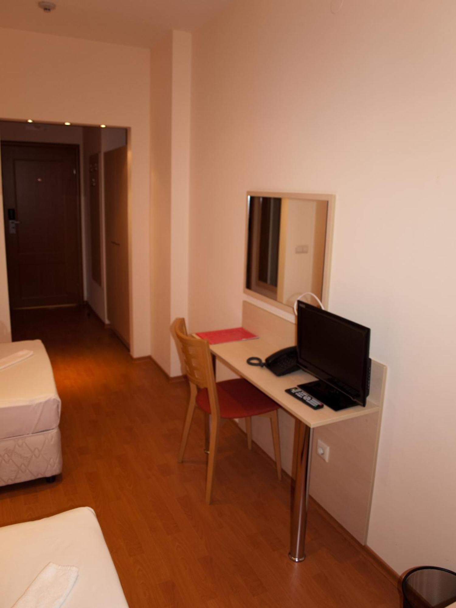 Hotel Astra — Photos 1